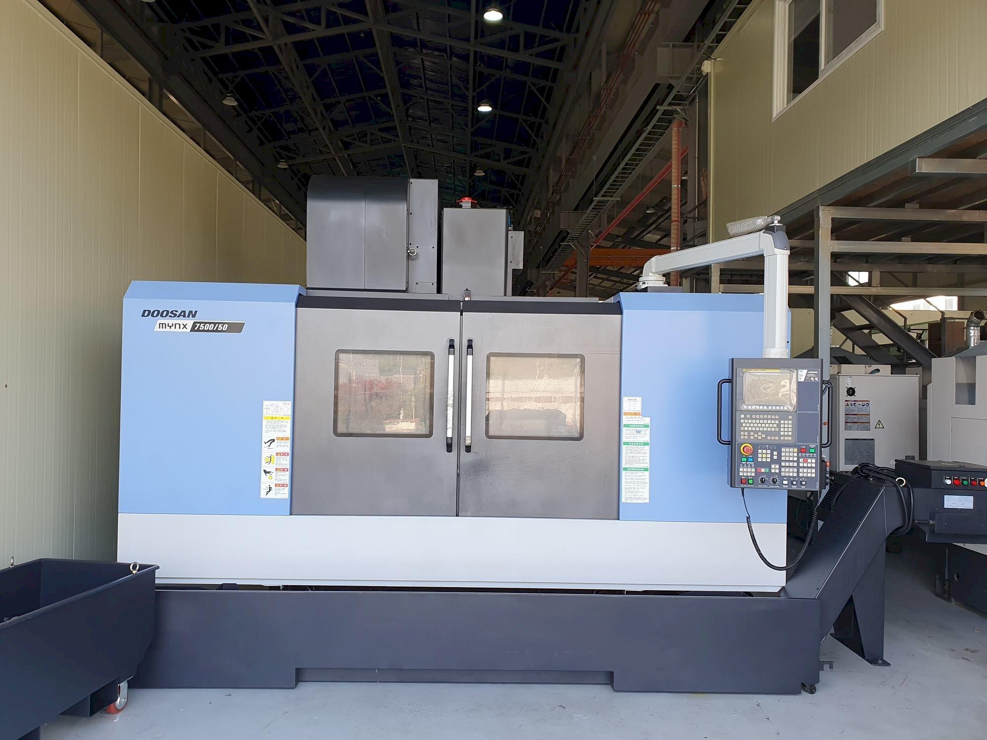 Masina Doosan MYNX7500/50   eestvaade