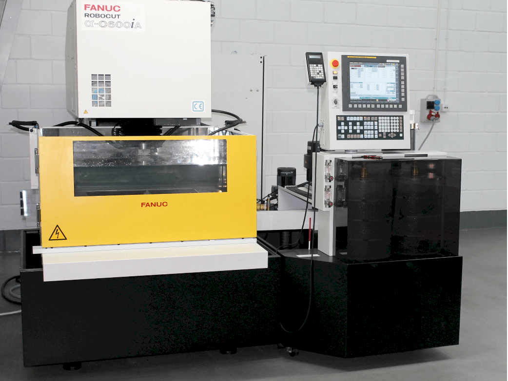 Masina FANUC RoboCut Alfa C600iA   eestvaade