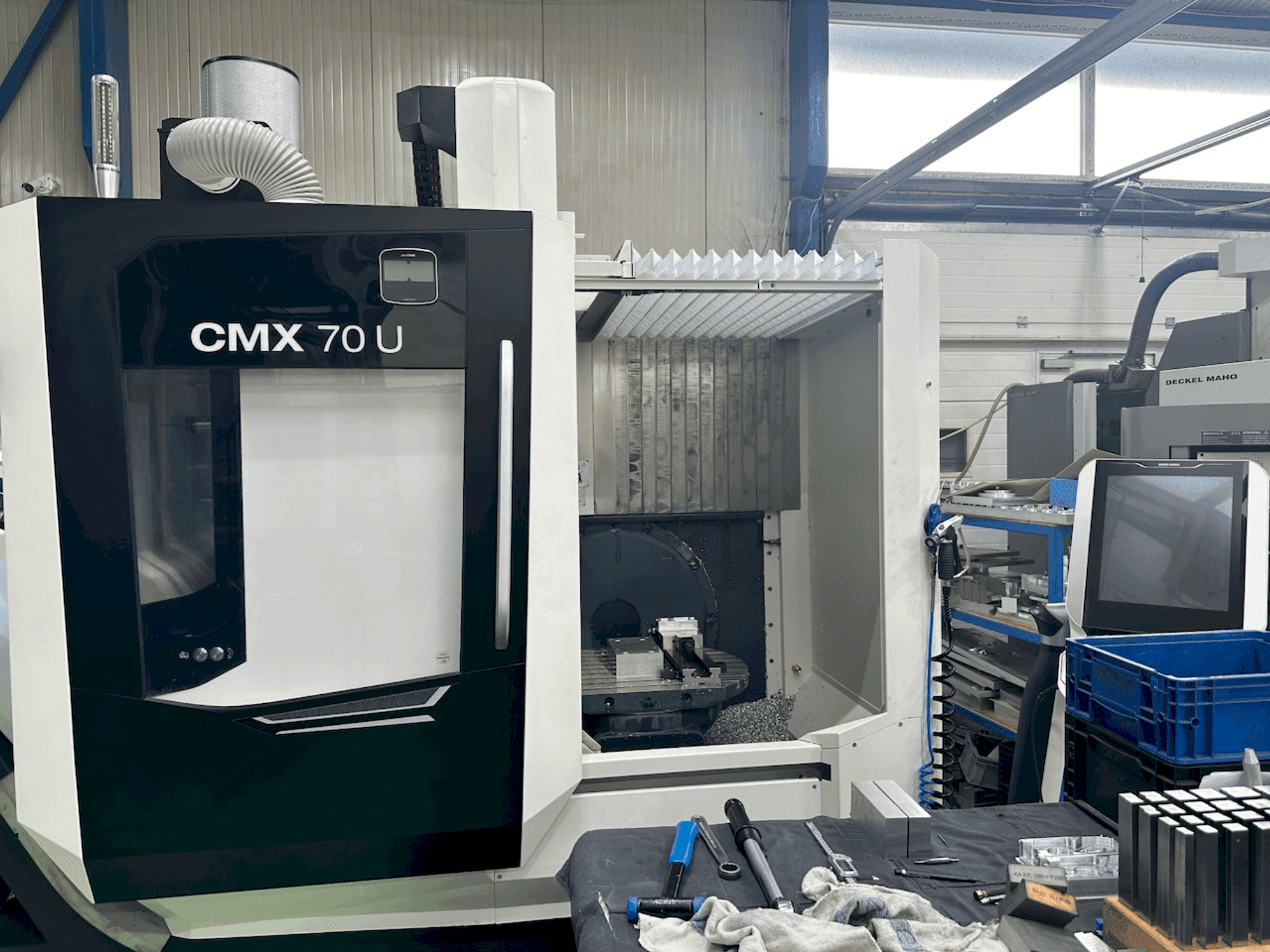 Masina DMG MORI CMX 70 U   eestvaade