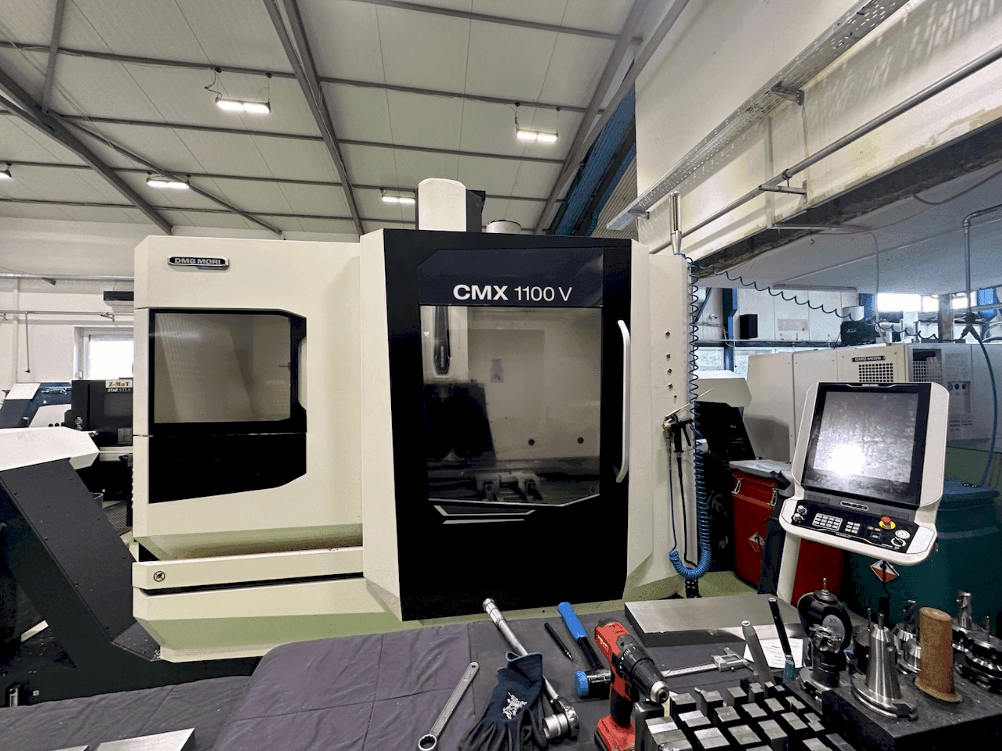 Masina DMG MORI CMX 1100 V   eestvaade