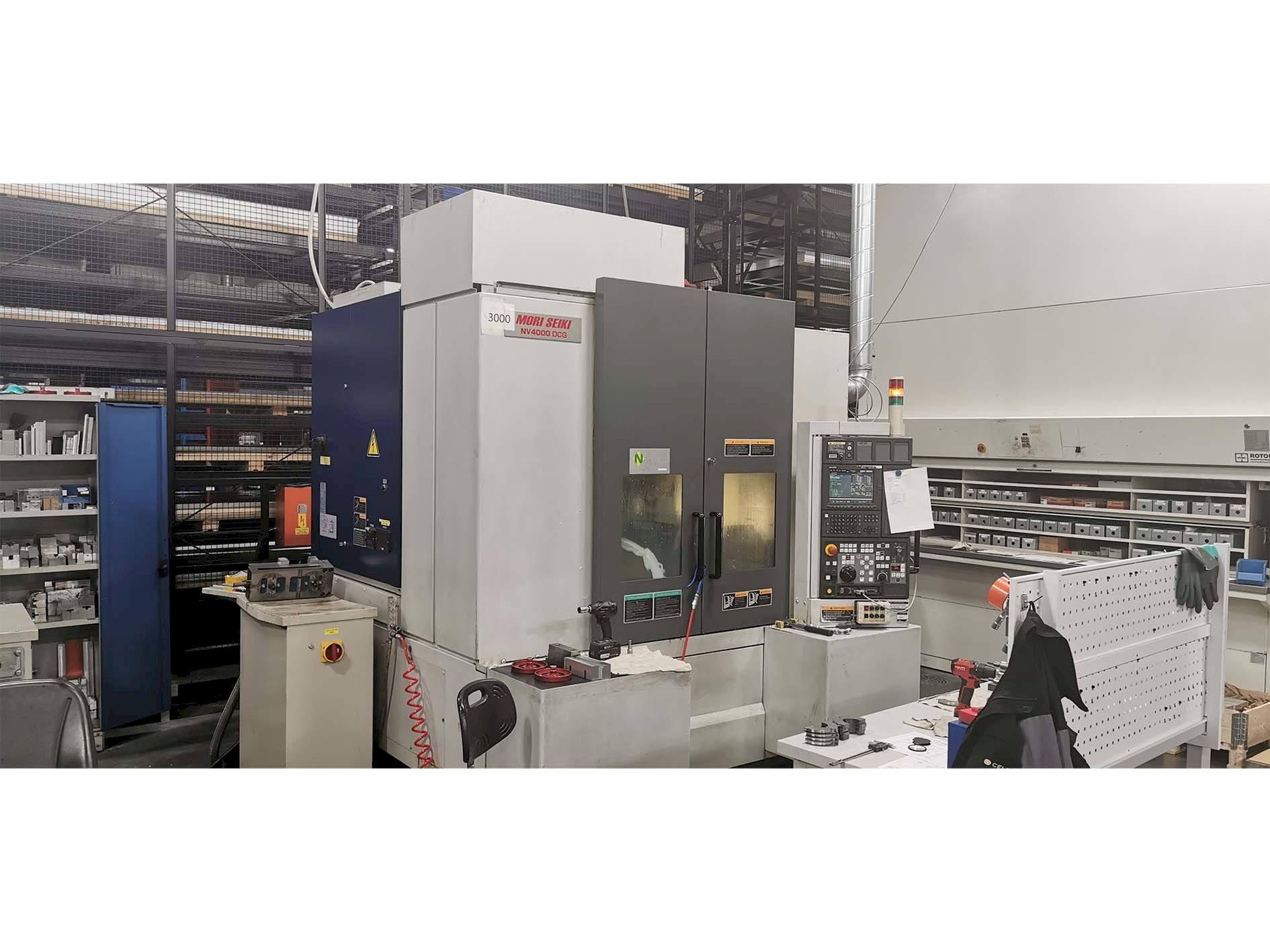 Masina MORI SEIKI NV4000   eestvaade