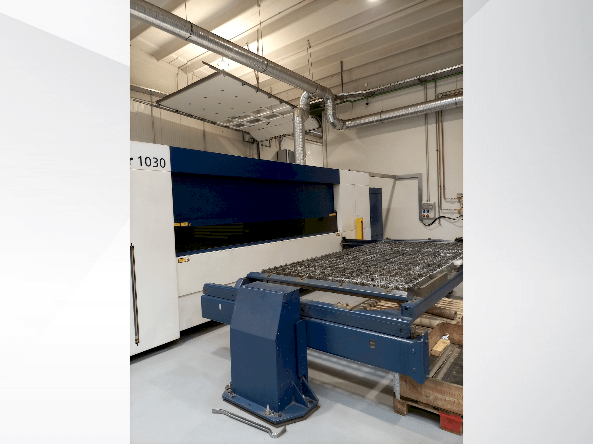 Masina TRUMPF TruLaser 1030   eestvaade