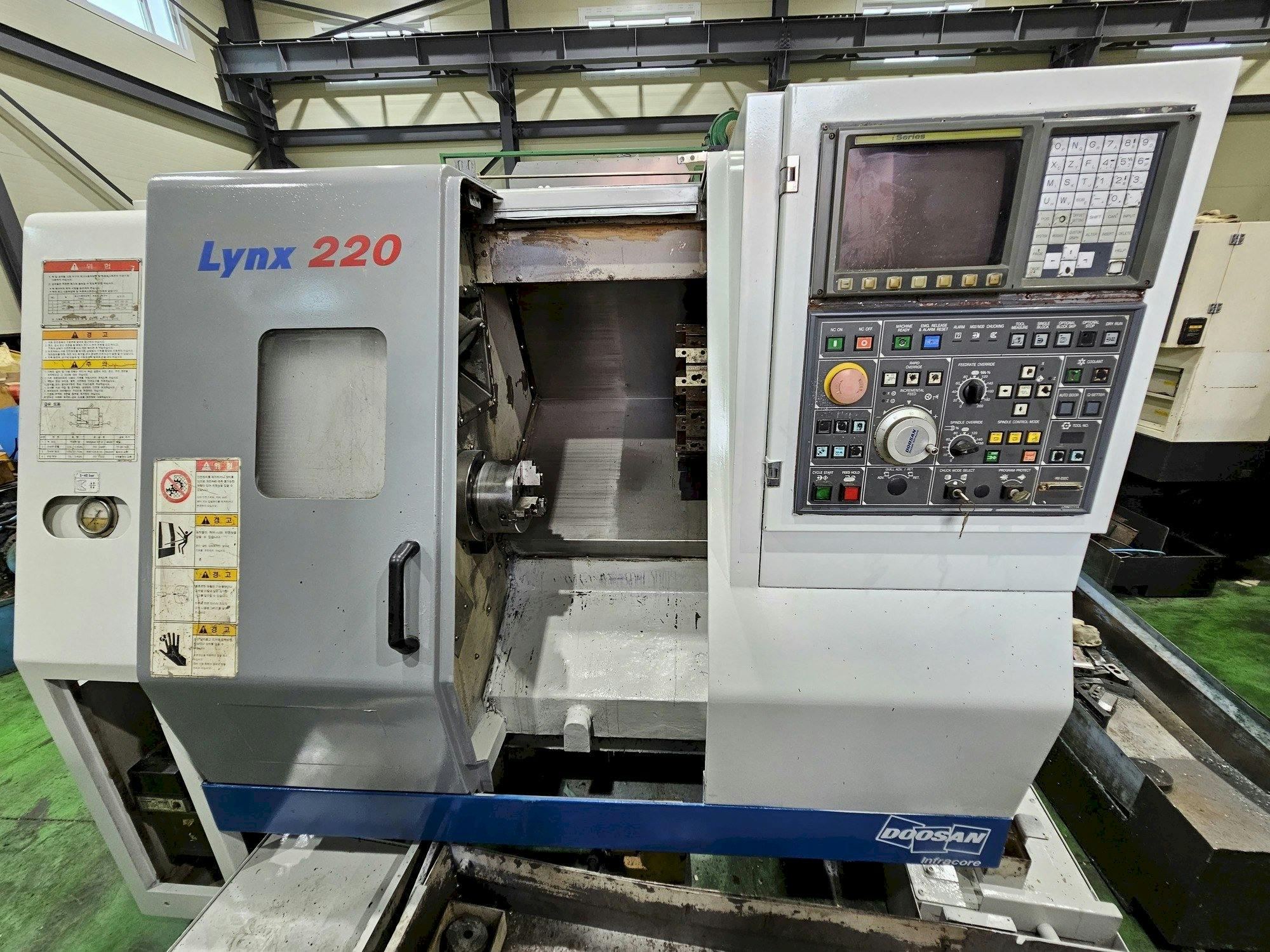 Masina Doosan Lynx 220A   eestvaade