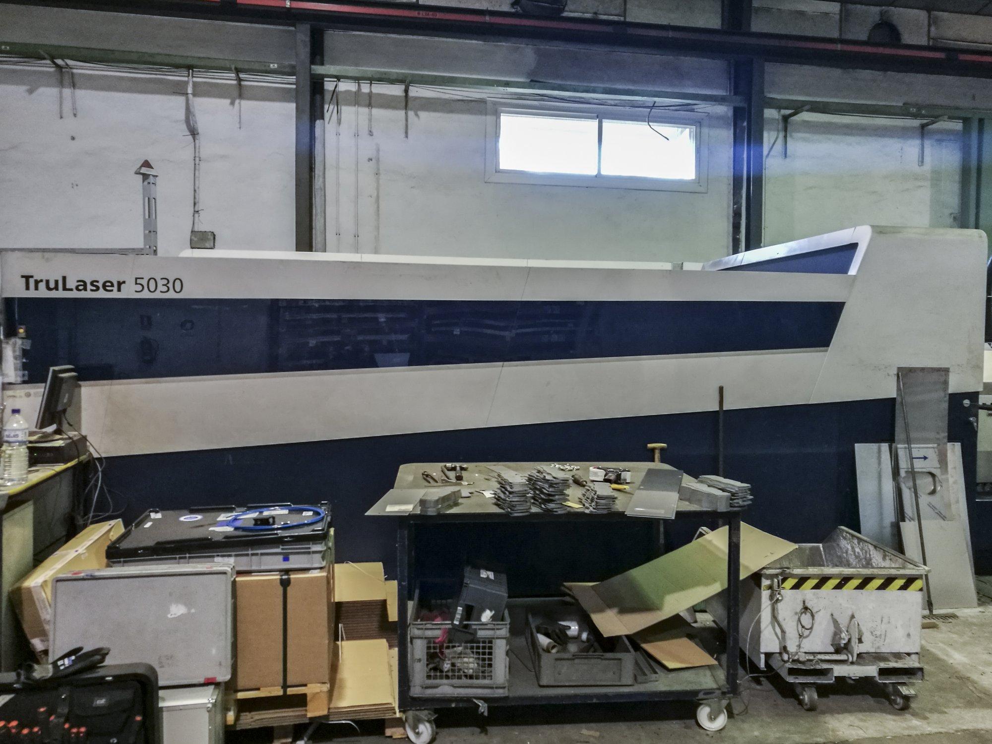 Masina Trumpf TruLaser 5030 fiber   parema külje vaade